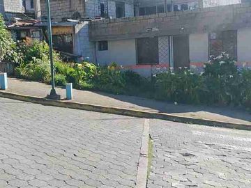 VENTA TERRENO 200M CON 2 CASAS Y 2 FRENTES CHILLOGALLO
