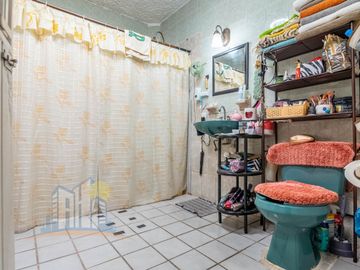 Casa de una planta con Amplio Terreno cerca de Prol Av Guadalupe y Prol Mariano Otero