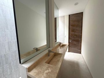CASA EN VENTA EN EXCLUSIVO FRACCIONAMIENTO EN LEÓN GTO ZONA DE GRAN PLUSVALÍA
