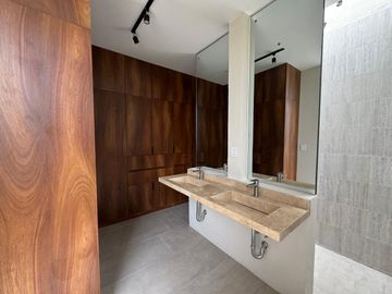 CASA EN VENTA EN EXCLUSIVO FRACCIONAMIENTO EN LEÓN GTO ZONA DE GRAN PLUSVALÍA