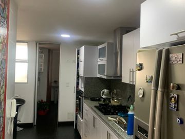 VENDO PRECIOSO Y MUY AMPLIO APARTAMENTO PENTHOUSE DE 200M2 MAS 105M2 EN TERRAZAS EN SECTOR PALERMO CON ASCENSOR