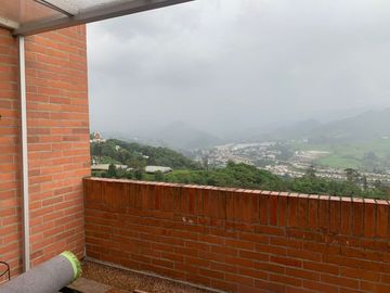 VENDO PRECIOSO Y MUY AMPLIO APARTAMENTO PENTHOUSE DE 200M2 MAS 105M2 EN TERRAZAS EN SECTOR PALERMO CON ASCENSOR