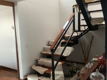 VENDO PRECIOSO Y MUY AMPLIO APARTAMENTO PENTHOUSE DE 200M2 MAS 105M2 EN TERRAZAS EN SECTOR PALERMO CON ASCENSOR