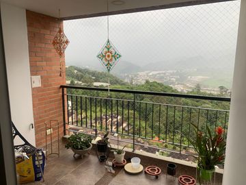 VENDO PRECIOSO Y MUY AMPLIO APARTAMENTO PENTHOUSE DE 200M2 MAS 105M2 EN TERRAZAS EN SECTOR PALERMO CON ASCENSOR