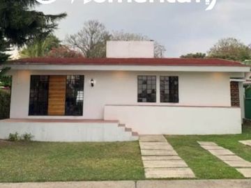 CASA DE UN NIVEL EN LOMAS DE COCOYOC