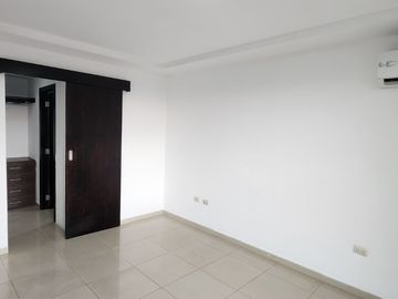 ¡Vendo! Departamento La Vista Towers 2 Dormitorios, Cerca City Mall La Rotonda