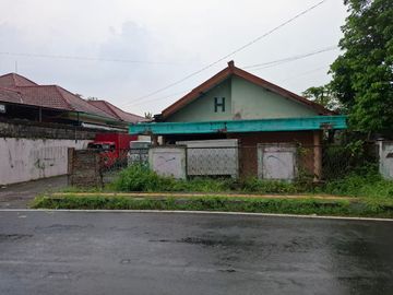 Rumah dengan Luas Tanah 938 Meter Persegi Cocok Untuk Usaha Lokasi Mulungan Mlati Sleman