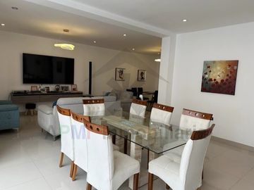 VENTA DE CASA AMPLIA CON PISCINA EN CHICLAYO LA VICTORIA