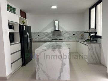 VENTA DE CASA AMPLIA CON PISCINA EN CHICLAYO LA VICTORIA