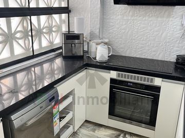 VENTA DE CASA MODERNA EN EL CENTRO DE CHICLAYO