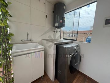 VENTA DE CASA MODERNA EN EL CENTRO DE CHICLAYO