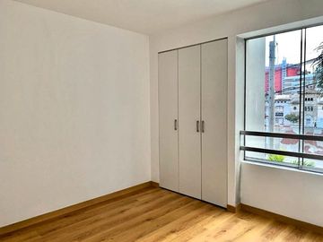 Dptos., 102 m2, estreno, vista panorámica, 2 dorms, 2 baños, 1 estac.