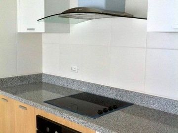 Dptos., 102 m2, estreno, vista panorámica, 2 dorms, 2 baños, 1 estac.