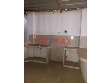 Se Vende Casa Comercial En Villa María Del Triunfo - Rafael Chacon