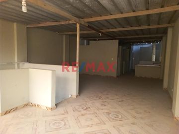 Se Vende Casa Comercial En Villa María Del Triunfo - Rafael Chacon