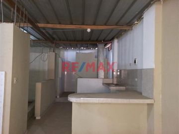 Se Vende Casa Comercial En Villa María Del Triunfo - Rafael Chacon