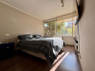 Departamento en Venta, San Miguel. 2 Estacionamientos. Patio Exclusivo