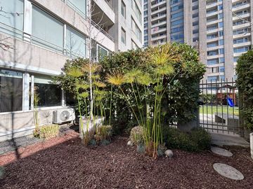 Departamento en Venta, San Miguel. 2 Estacionamientos. Patio Exclusivo