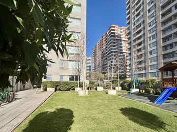 Departamento en Venta, San Miguel. 2 Estacionamientos. Patio Exclusivo