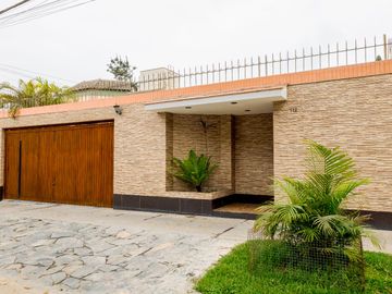 Venta - Casa en Valle Hermoso, Surco.