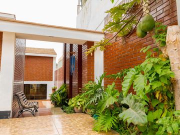 Venta - Casa en Valle Hermoso, Surco.