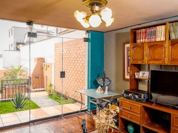 Venta - Casa en Valle Hermoso, Surco.