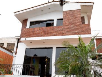 Venta - Casa en Valle Hermoso, Surco.