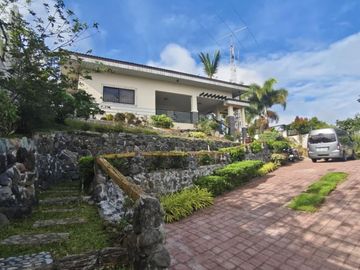House and Lot for sale in Tagaytay City with overlooking view of Taal Lake