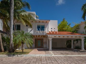 Casa en venta, Isla Dorada, Zona Hotelera