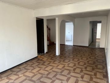 VENDE AMPLIA CASA VILLA SAN MARCOS 18 SUR  TALCA Valor $110.000.000