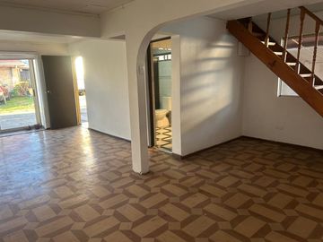 VENDE AMPLIA CASA VILLA SAN MARCOS 18 SUR  TALCA Valor $110.000.000