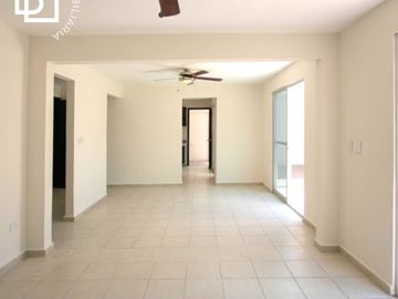 Venta de casa de 2 pisos con 4 recamaras en zona norte de Mérida dentro de la Ciudad