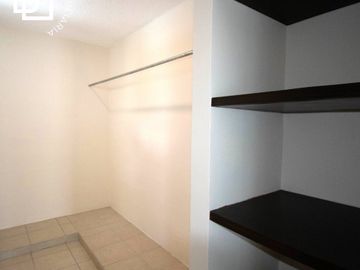 Venta de casa de 2 pisos con 4 recamaras en zona norte de Mérida dentro de la Ciudad