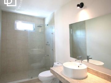 Venta de casa de 2 pisos con 4 recamaras en zona norte de Mérida dentro de la Ciudad