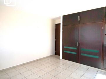 Venta de casa de 2 pisos con 4 recamaras en zona norte de Mérida dentro de la Ciudad