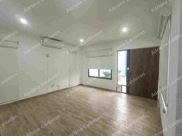 RENTA CASA MODERNA EN PEDREGAL DE LAS FUENTES