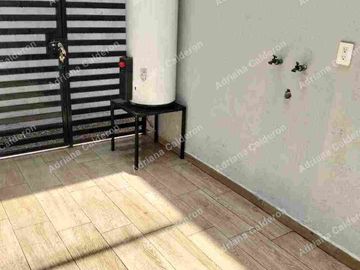 RENTA CASA MODERNA EN PEDREGAL DE LAS FUENTES