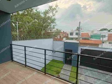 RENTA CASA MODERNA EN PEDREGAL DE LAS FUENTES