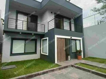 RENTA CASA MODERNA EN PEDREGAL DE LAS FUENTES