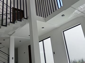 🔴En Venta🔴 🏠🏠Casa estilo minimalista, ubicada en Fraccionamiento “Los Frailes” cerca de hospitales y escuelas (Universidad del Futbol, La Salle, I