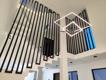 🔴En Venta🔴 🏠🏠Casa estilo minimalista, ubicada en Fraccionamiento “Los Frailes” cerca de hospitales y escuelas (Universidad del Futbol, La Salle, I