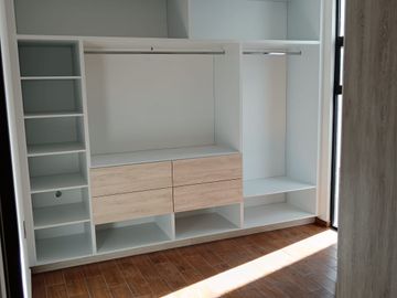 🔴En Venta🔴 🏠🏠Casa estilo minimalista, ubicada en Fraccionamiento “Los Frailes” cerca de hospitales y escuelas (Universidad del Futbol, La Salle, I