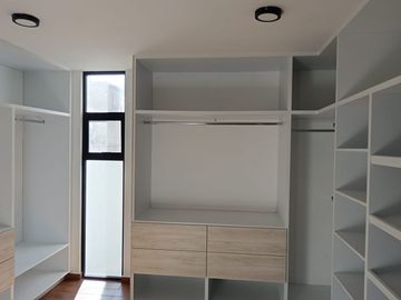 🔴En Venta🔴 🏠🏠Casa estilo minimalista, ubicada en Fraccionamiento “Los Frailes” cerca de hospitales y escuelas (Universidad del Futbol, La Salle, I