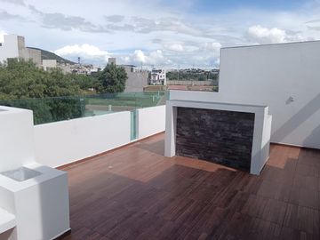 🔴En Venta🔴 🏠🏠Casa estilo minimalista, ubicada en Fraccionamiento “Los Frailes” cerca de hospitales y escuelas (Universidad del Futbol, La Salle, I