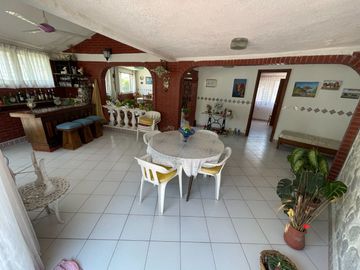 CASA DE UN SOLO NIVEL EN FRACCIONAMIENTO EL PARAJE, JIUTEPEC MORELOS.