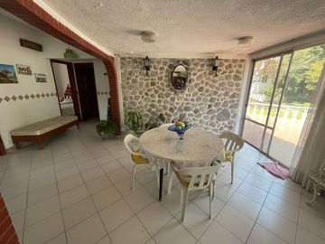 CASA DE UN SOLO NIVEL EN FRACCIONAMIENTO EL PARAJE, JIUTEPEC MORELOS.