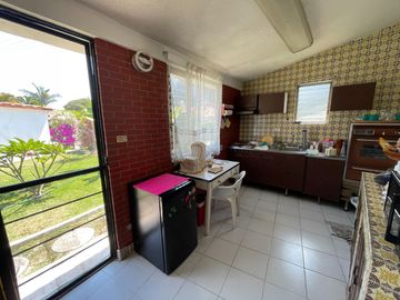 CASA DE UN SOLO NIVEL EN FRACCIONAMIENTO EL PARAJE, JIUTEPEC MORELOS.