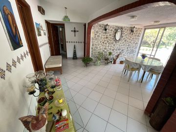 CASA DE UN SOLO NIVEL EN FRACCIONAMIENTO EL PARAJE, JIUTEPEC MORELOS.