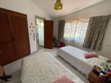 CASA DE UN SOLO NIVEL EN FRACCIONAMIENTO EL PARAJE, JIUTEPEC MORELOS.