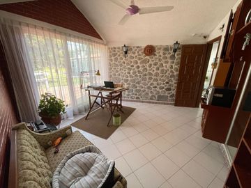 CASA DE UN SOLO NIVEL EN FRACCIONAMIENTO EL PARAJE, JIUTEPEC MORELOS.